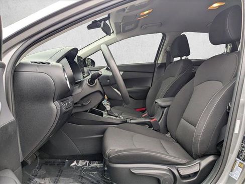Used 2023 Kia Forte LXS w/ LXS Technology Package FWD image 11