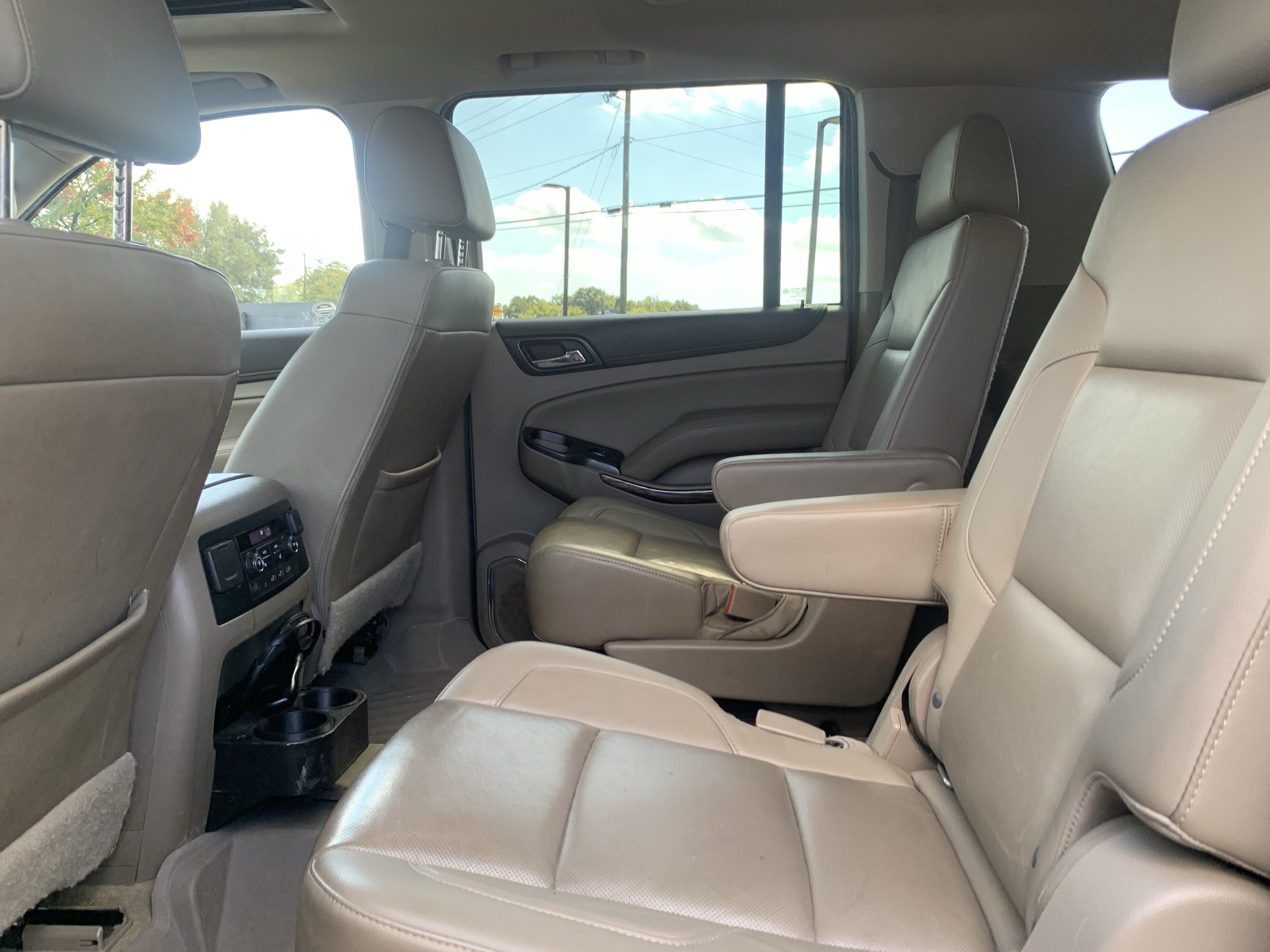 Used 2019 GMC Yukon XL SLT w/ Open Road Package AWD/4WD image 32