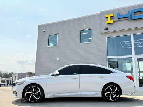 Used 2018 Honda Accord Sport image 16