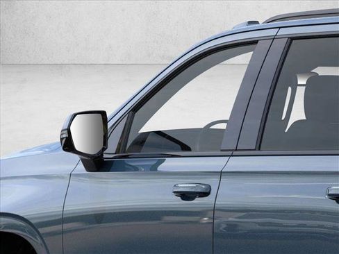 New 2026 Cadillac Escalade ESV Platinum Sport w/ LPO, ONYX Package image 12