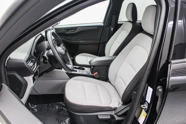 Certified 2025 Ford Escape Active AWD/4WD image 13