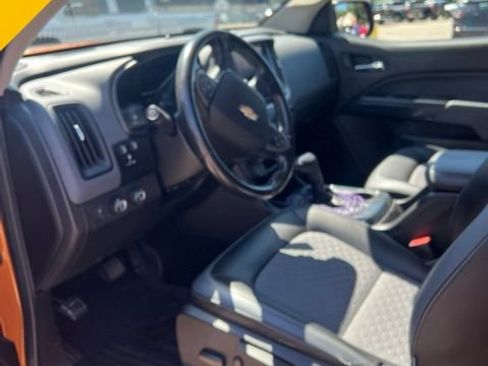 Used 2017 Chevrolet Colorado Z71 AWD/4WD image 3