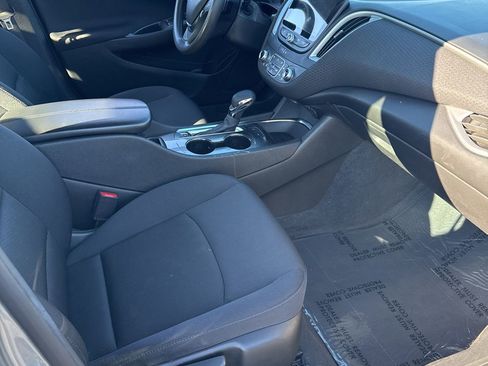Used 2024 Chevrolet Malibu LT image 25
