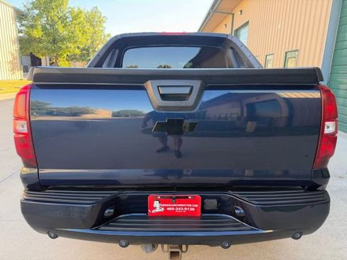 Used 2010 Chevrolet Avalanche LT w/ Regional Value Package image 7