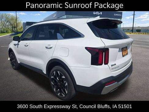 Used 2025 Kia Sorento EX w/ Panoramic Sunroof Package AWD/4WD image 9