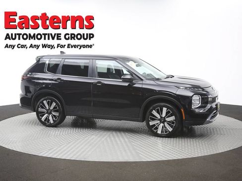 Used 2025 Mitsubishi Outlander SE AWD/4WD image 48