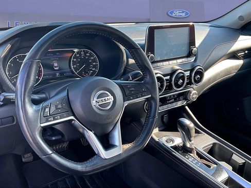 Used 2020 Nissan Sentra SR w/ Premium Package FWD image 17