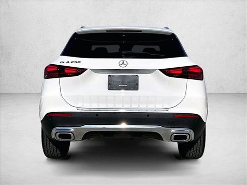 Used 2026 Mercedes-Benz GLA 250 image 4