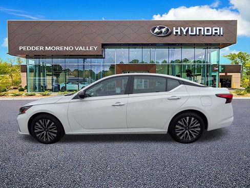 Used 2025 Nissan Altima 2.5 SV image 6