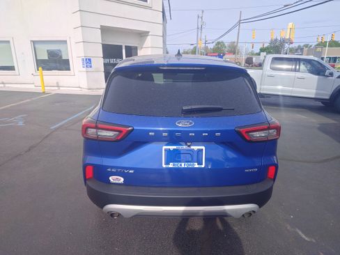 Used 2023 Ford Escape Active AWD/4WD image 4