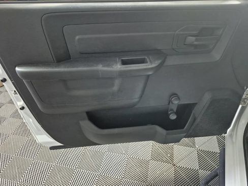 Used 2016 RAM 1500 Tradesman w/ Chrome Appearance Group AWD/4WD image 6