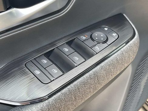 New 2026 Nissan Kicks SV w/ Cold Weather Package FWD image 21