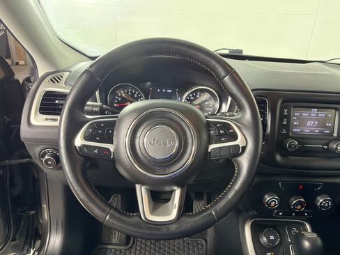 Used 2018 Jeep Compass Latitude w/ Cold Weather Group AWD/4WD image 12