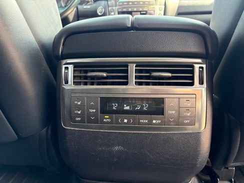 Used 2011 Lexus LX 570 4WD image 42
