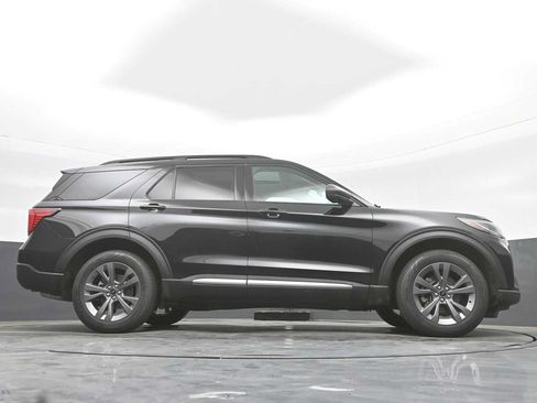 Used 2025 Ford Explorer Active w/ Active Comfort Package AWD/4WD image 28