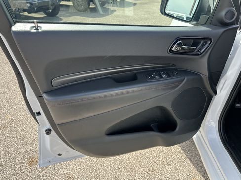 Used 2023 Dodge Durango GT image 11