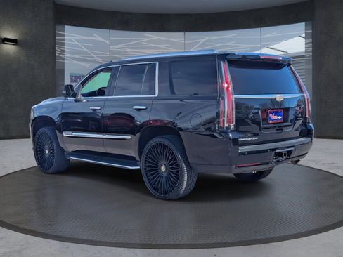 Used 2016 Cadillac Escalade Luxury image 4