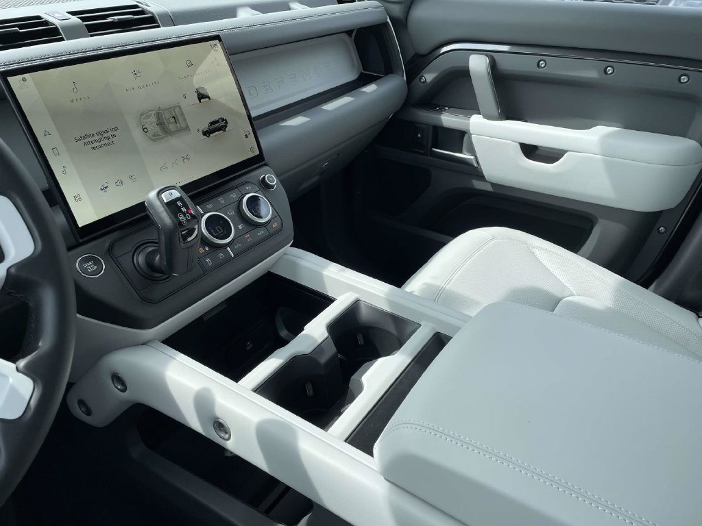 New 2026 Land Rover Defender 110 S AWD/4WD image 30