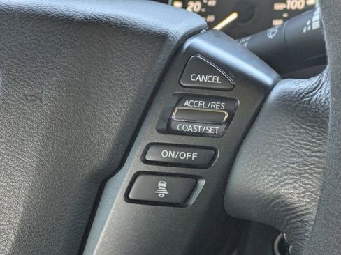 Used 2024 Nissan Frontier SV w/ SV Convenience Package image 19