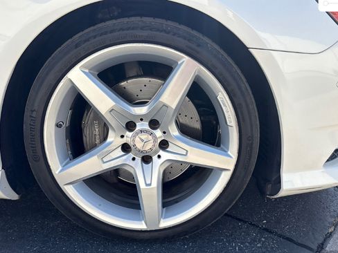 Used 2016 Mercedes-Benz SL 550 w/ Driver Assistance Package image 16