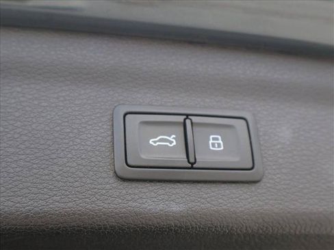 Used 2023 Audi Q3 2.0T Premium w/ Convenience Package AWD/4WD image 7