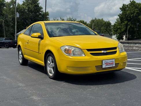 Used 2009 Chevrolet Cobalt LT w/ Preferred Equipment Group FWD image 2