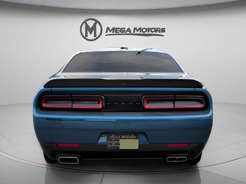 Used 2022 Dodge Challenger SXT w/ Blacktop Package image 4