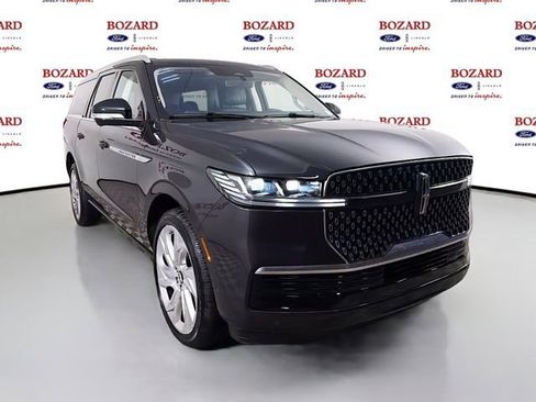 New 2025 Lincoln Navigator L Reserve AWD/4WD image 1