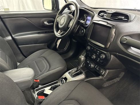 Used 2022 Jeep Renegade Latitude w/ Sun/Sound Group image 28