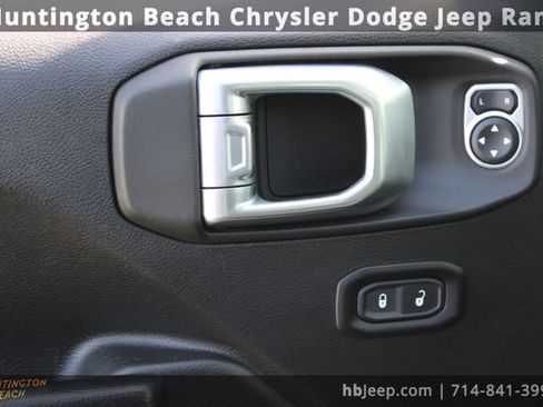Used 2022 Jeep Wrangler Unlimited Sport image 10