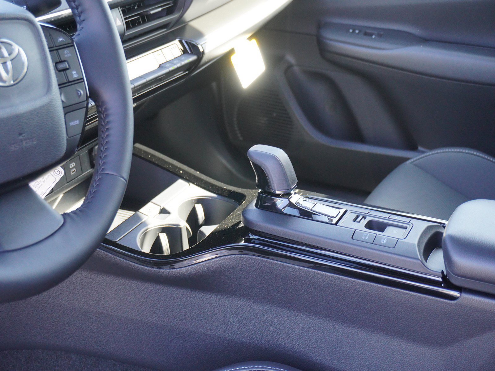 New 2027 Toyota Prius Plug-In Hybrid FWD image 21