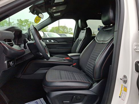 Used 2025 Ford Explorer ST-Line AWD/4WD image 14