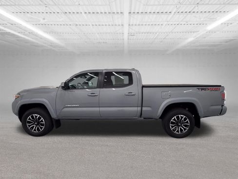 Used 2021 Toyota Tacoma TRD Sport w/ Technology Package AWD/4WD image 2