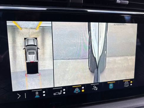 Certified 2023 GMC Sierra 1500 AT4X image 32