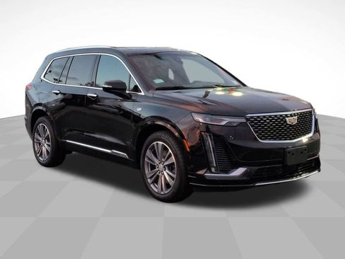 Used 2025 Cadillac XT6 Premium Luxury w/ Technology Package image 3