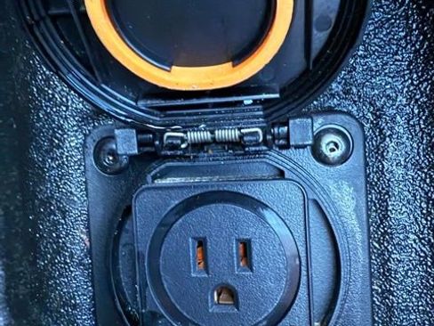 Used 2025 GMC Sierra 2500 Denali Ultimate image 16