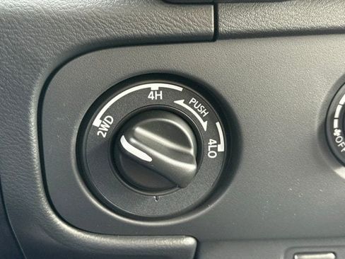 New 2026 Nissan Frontier SV w/ Tow Package image 32