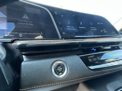 Used 2023 Cadillac Escalade ESV Premium Luxury image 28