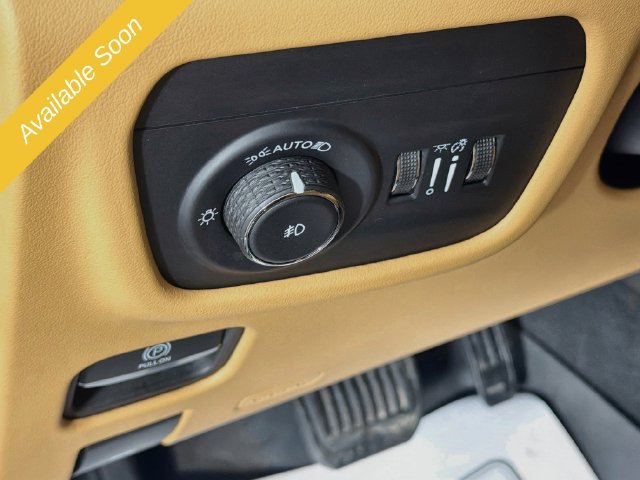 Used 2024 Jeep Grand Cherokee Summit AWD/4WD image 10