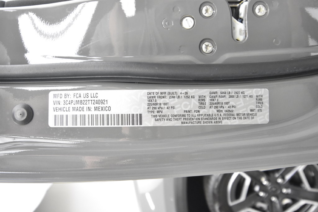 Used 2026 Jeep Cherokee Laredo AWD/4WD image 24