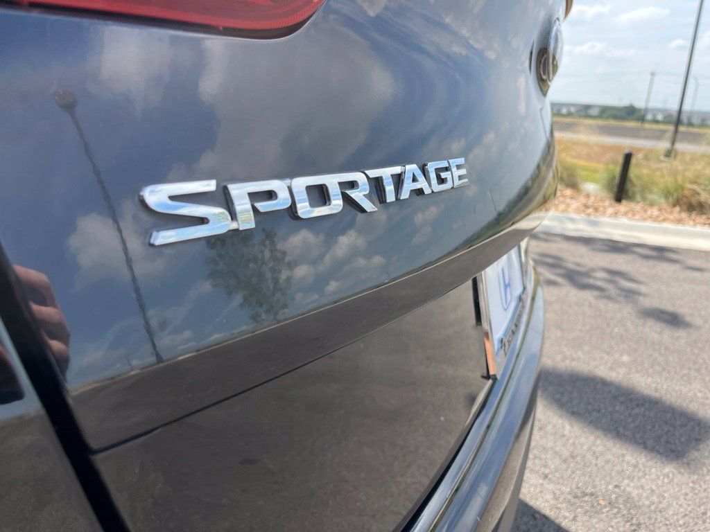 Used 2019 Kia Sportage LX AWD/4WD image 8