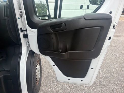 Used 2025 RAM ProMaster 2500 w/ Convenience Group FWD image 21