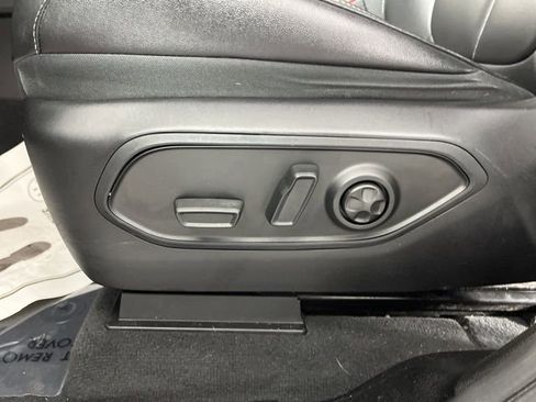 Used 2023 Jeep Grand Cherokee L Limited AWD/4WD image 33