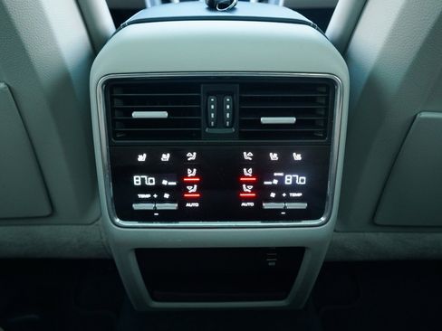 Used 2019 Porsche Cayenne Turbo image 39