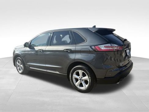 Used 2019 Ford Edge SE FWD image 5