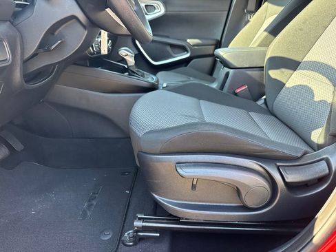 Certified 2024 Kia Soul LX w/ Option Group 015 image 10