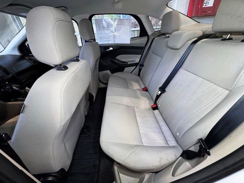 Used 2018 Ford Focus SE FWD image 41