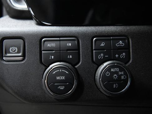 Used 2024 Chevrolet Silverado 1500 High Country w/ High Country Premium Package image 31