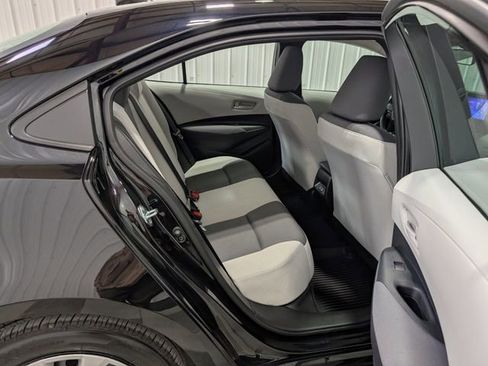 Used 2025 Toyota Corolla LE image 24