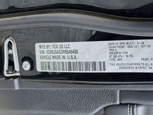 Used 2024 Jeep Grand Cherokee Altitude image 32